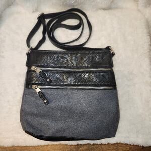 Crossbody 3 Zipper Black & Gray 10x9x2in